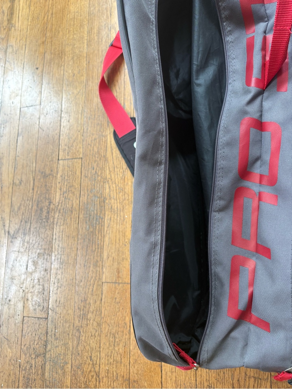 Wilson Pro Staff Tennis Racket Bag | Gray & Red | Multi-Compartment ๐พ - Picture 6 of 16
